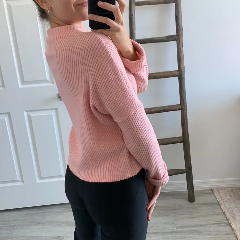 Ribbed Pink Cropped Turtleneck Sweater / Size XS - Image 3