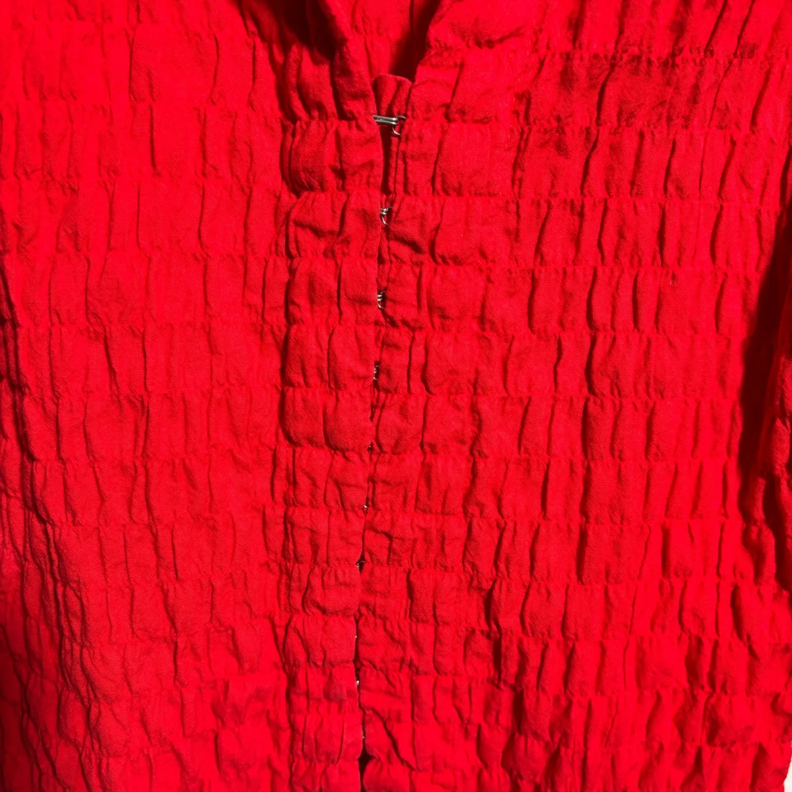 Andrew & Co Bright Red Hook & Eye Polo‎ Top Ruffled Textured Y2K 3/4 Sleeve M Size M - Image 3