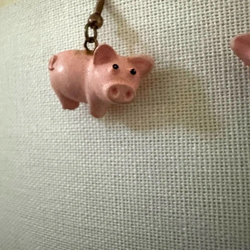 Pink pig drop earrings - Image 8