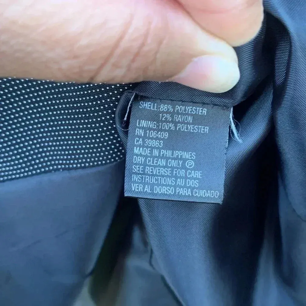 Tahari Arthur S. Levine size 10P Black blazer/jacket with ruffle - Image 5