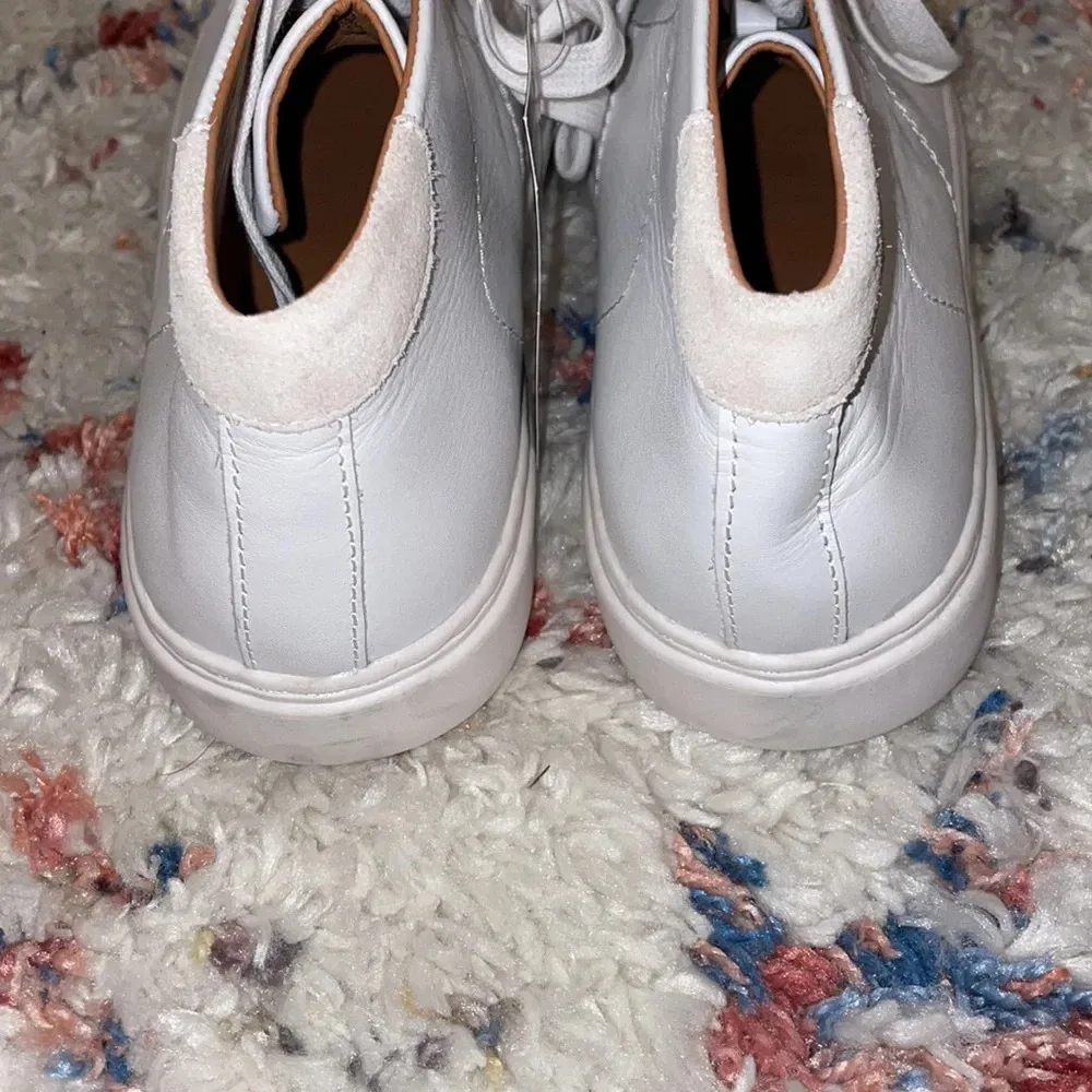 Autograph White Sneaker Size 8.5 - Image 4