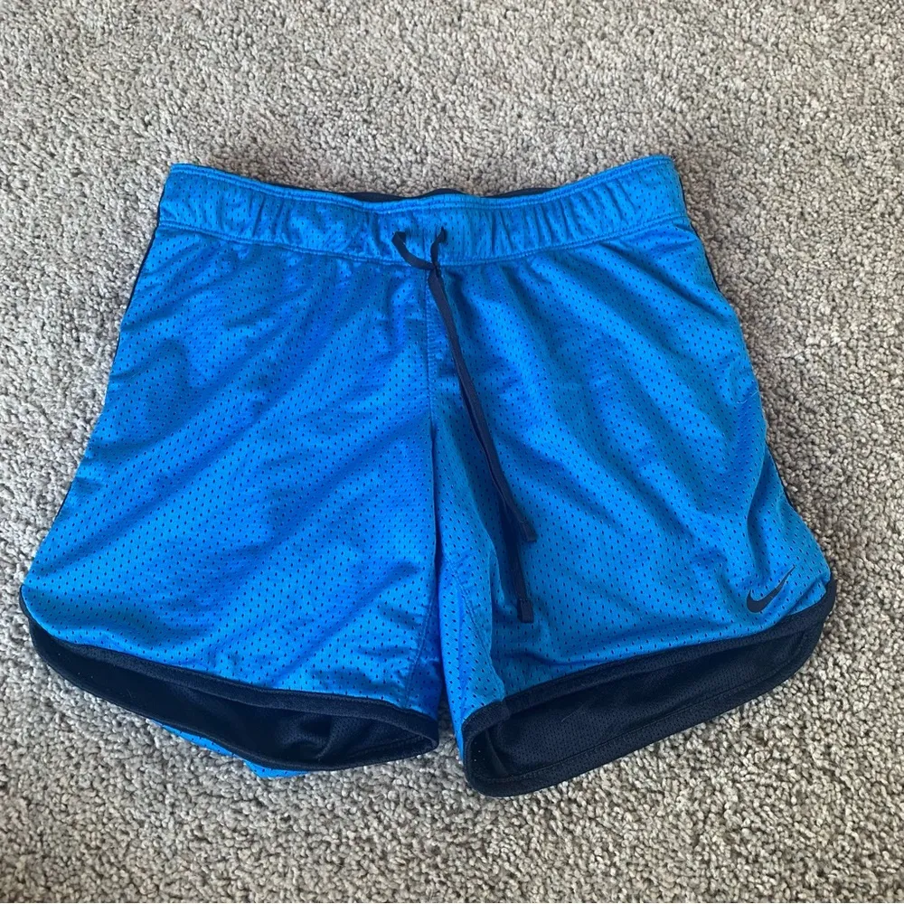 Nike Women's Drill Mesh Training Shorts Blue/ Navy Extra Small - Image 2