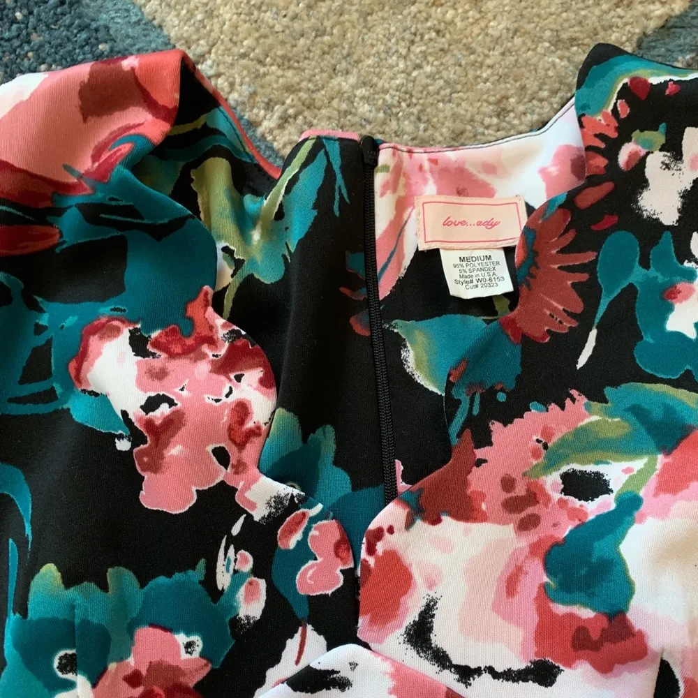 Love Ady Scalloped V-Neck Floral Fit & Flare Dress Black Skater M - Image 4