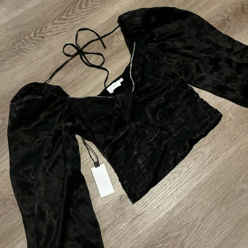 ASTR Yamuna Rhinestone Trim Long Sleeve Top - Image 7