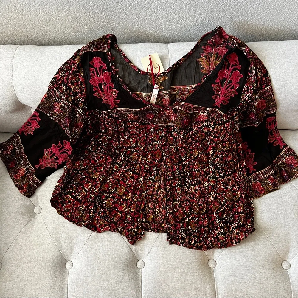 NWT open back embroidered top size XS - Image 4