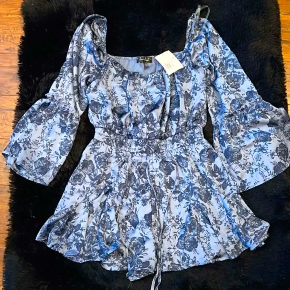 NWT forever 21 off the shoulder romper - Image 4