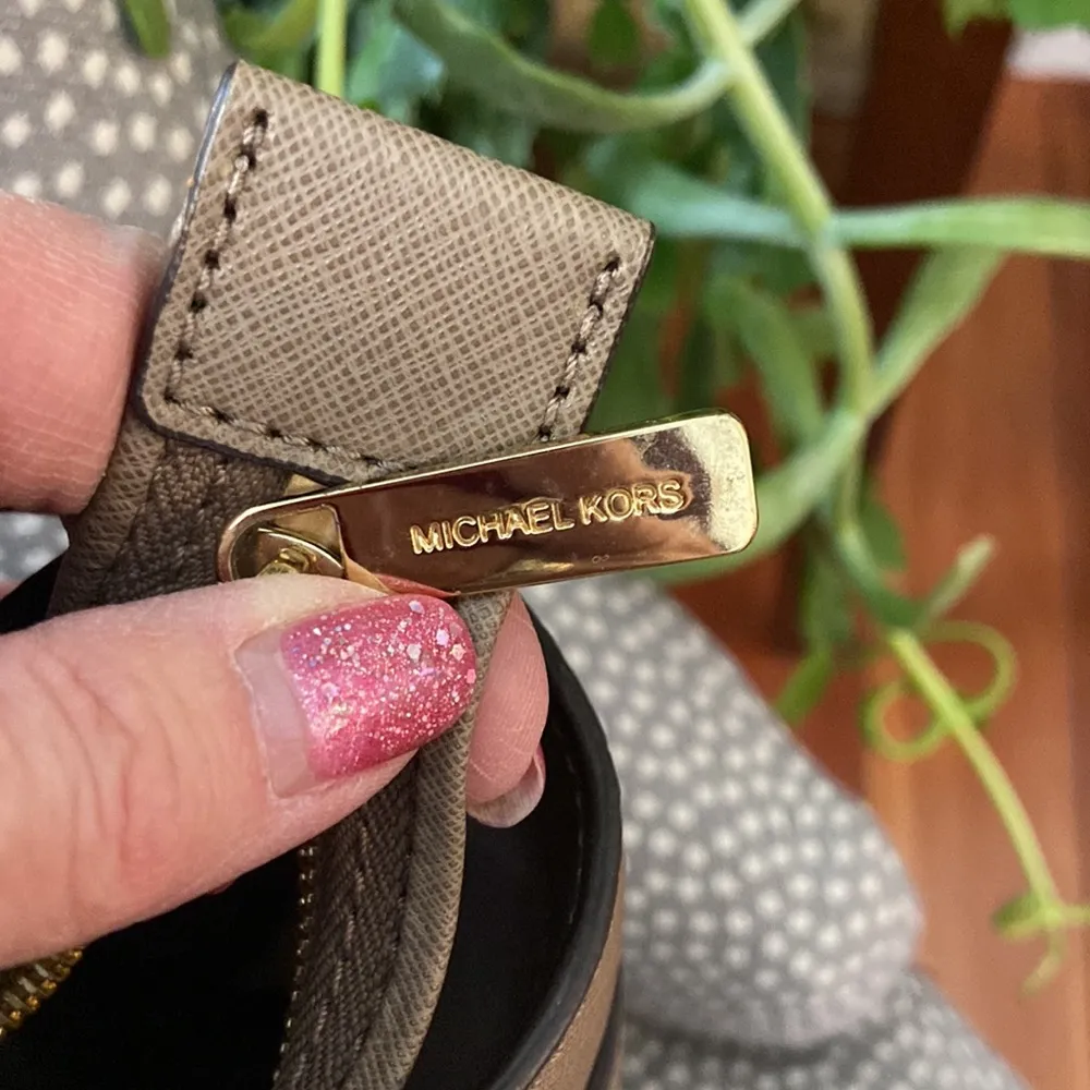 Bag/crossbody & FREE Gift Comes With Purchase - Image 7