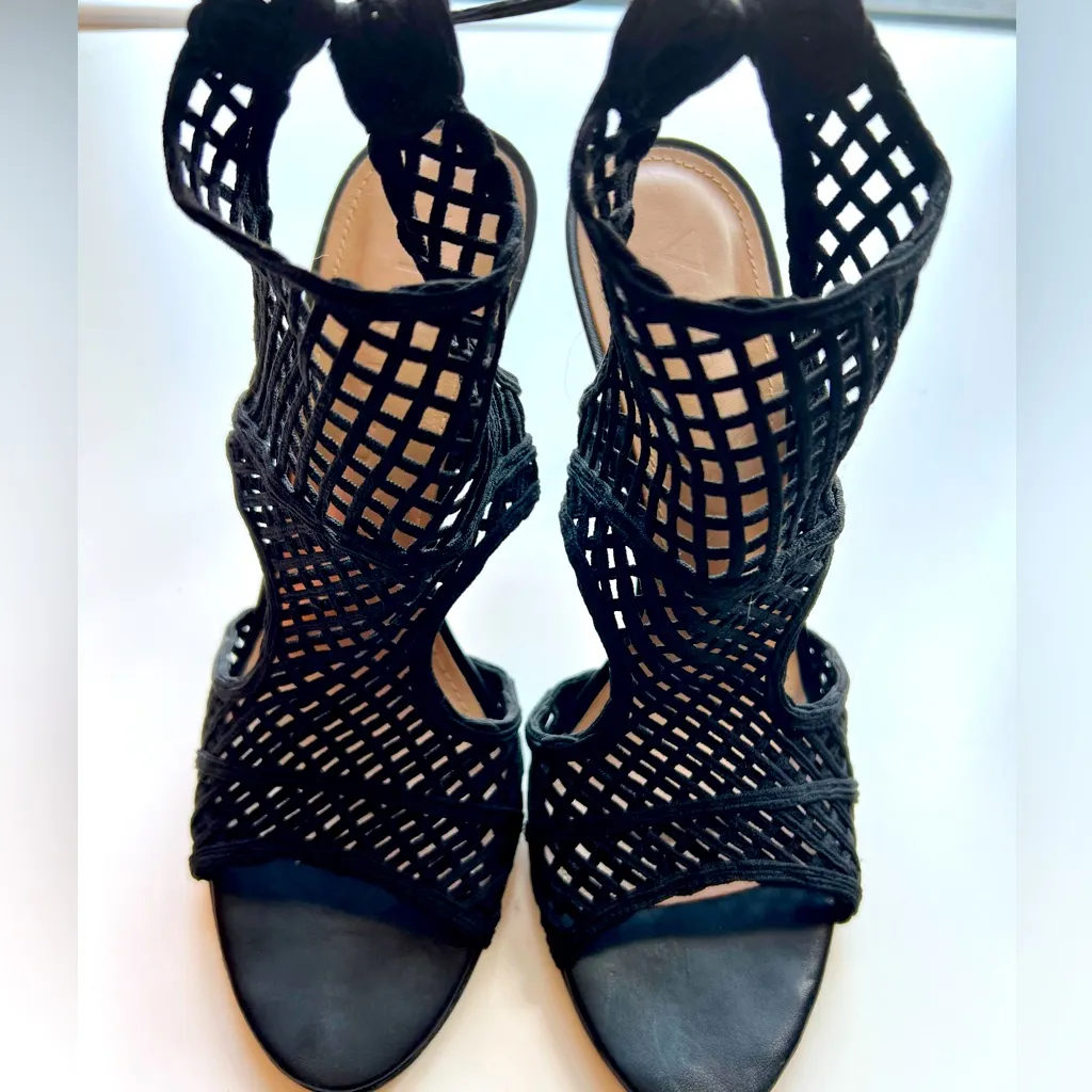 Size 8 Vincenza heel Black - Image 2