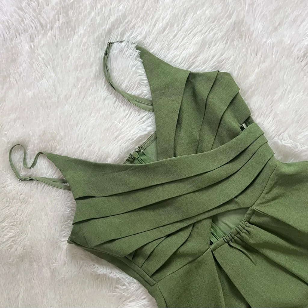 Selfie Leslie Olive Green Strappy Romper Size Small - Image 5
