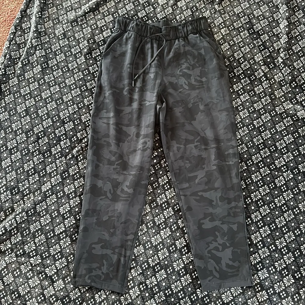 Lululemon Joggers - Image 6