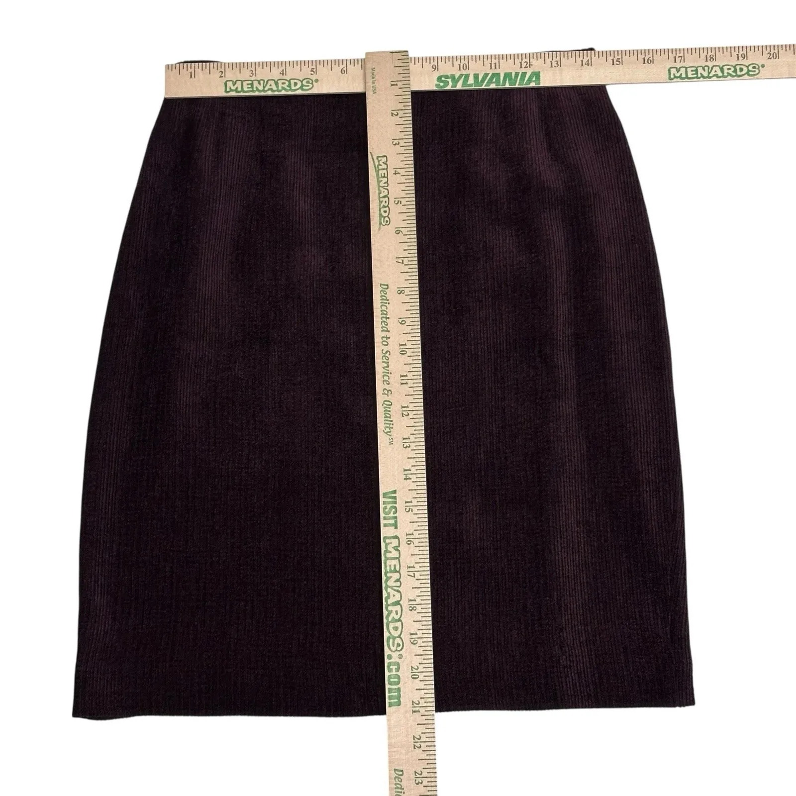 Emanuel Ungaro Burgundy Corduroy Pencil Skirt Size 8 Back Zipper Closure Lined Red - Image 4