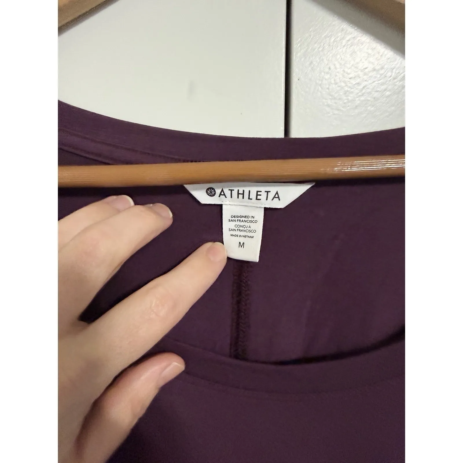 Athleta Stratus II Long Sleeve Top Womens Medium Purple Scoop Neck Casual - Image 2