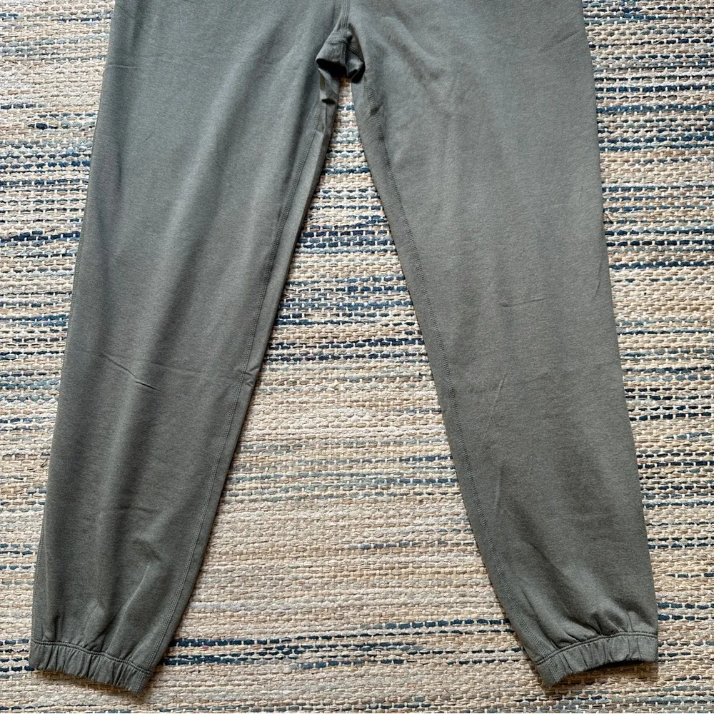 NWT  Boyfriend Jogger in Laurel Heather Green Size X-Small - Image 4