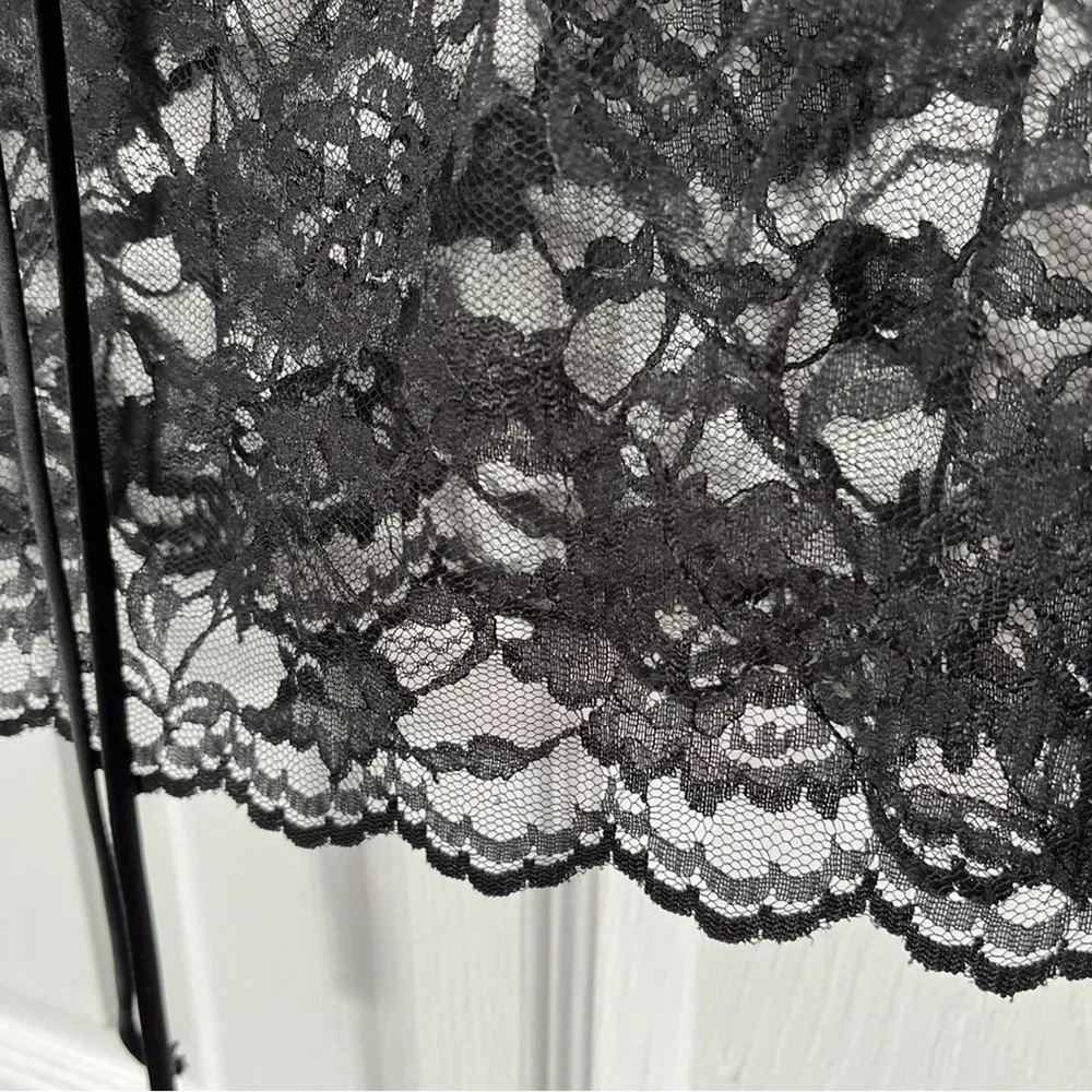 Love Squared [?] Lace Top - Size UNKNOWN - Image 4