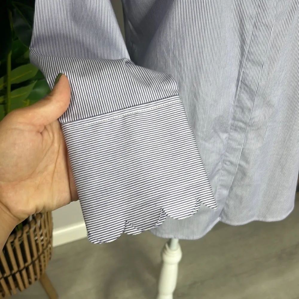 Banana republic • Riley pinstripe long sleeve scallop yoke button down shirt - Image 4