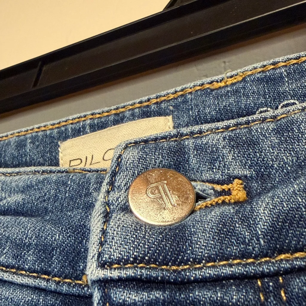 Pilcro- Yaya Crop Kick Flare Jeans Raw Hem Minimalist Closet Staple- Size 28 - Image 8