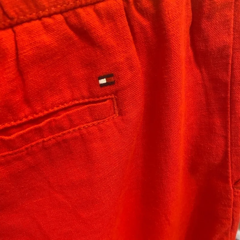 TOMMY HILLFIGER SHORTS SIZE 16 - Image 8