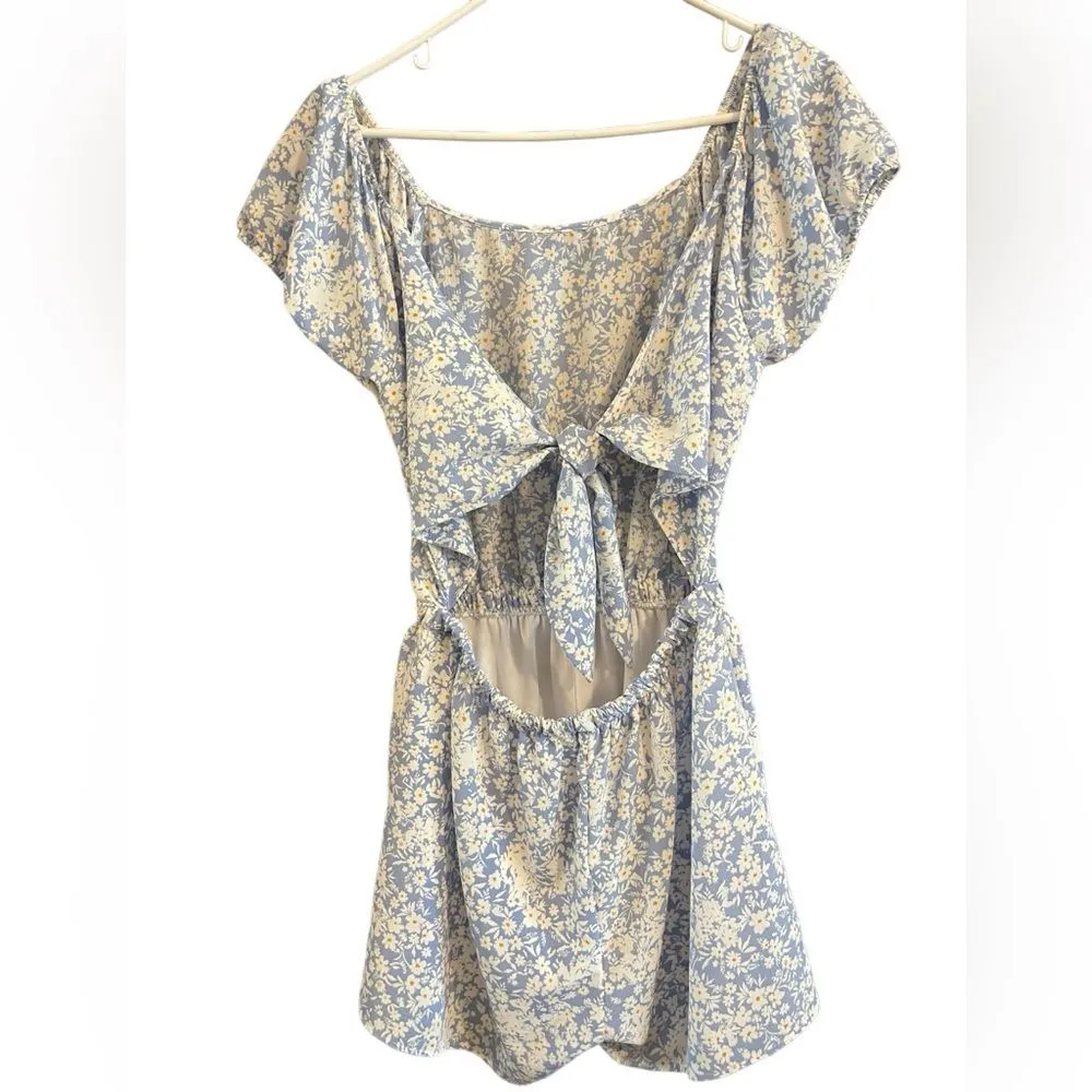 Everly Women 's Blue Floral Ruffle Romper - Image 4