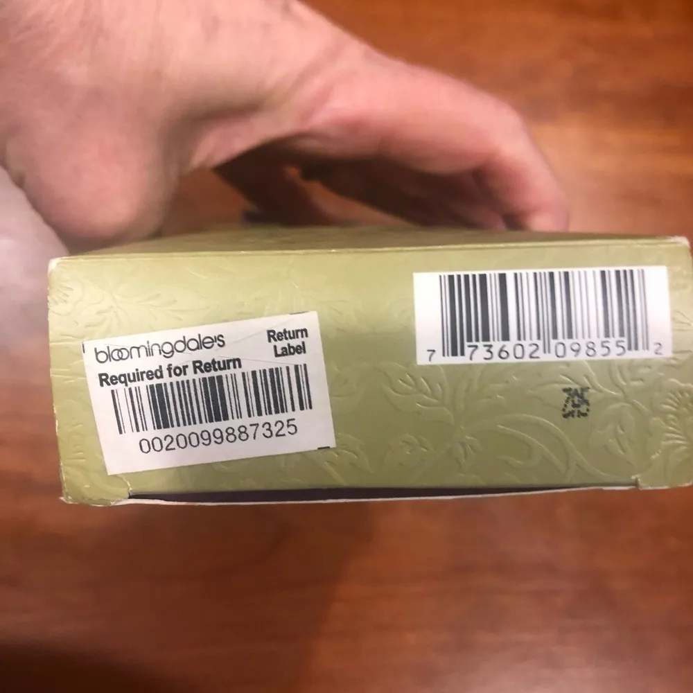 NWT MAC Cosmetic bag - Image 94