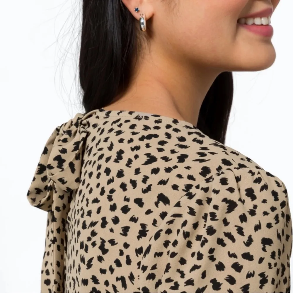 PAPERMOON Claudia Ruched Sleeve Blouse Size Large - Image 4