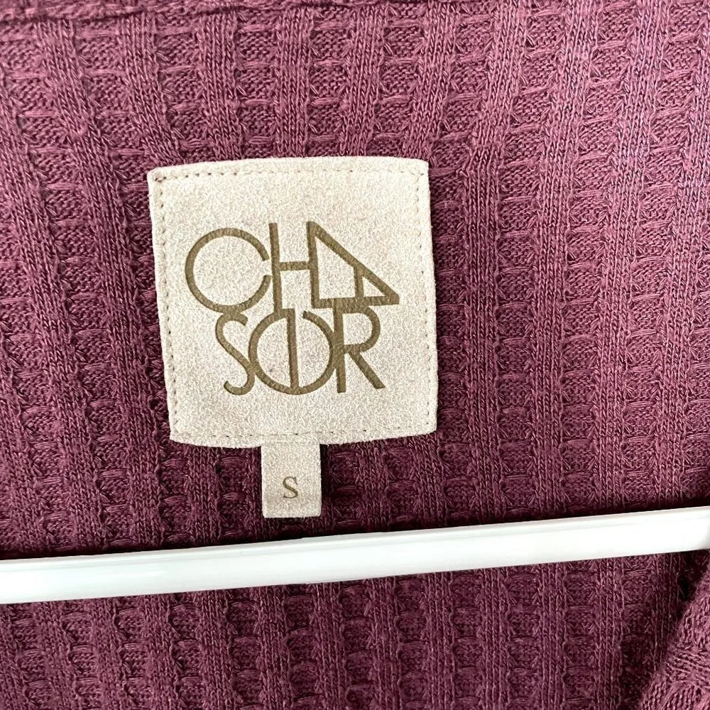 Chasor maroon red long sleeved crewneck sweater button detail women size small - Image 3
