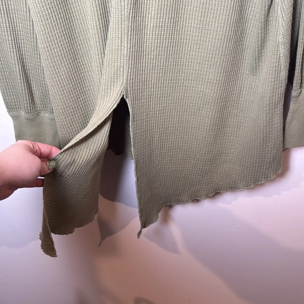 Free People Green Waffle Knit Thermal Long Sleeve Shirt Women's Size S Slit Back - Image 5