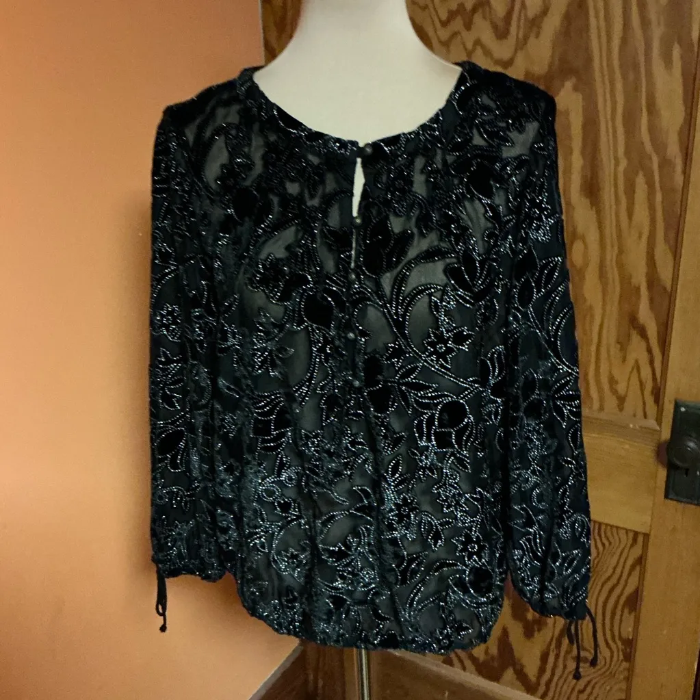 Lucky brand black shimmery dressy blouse - Image 6