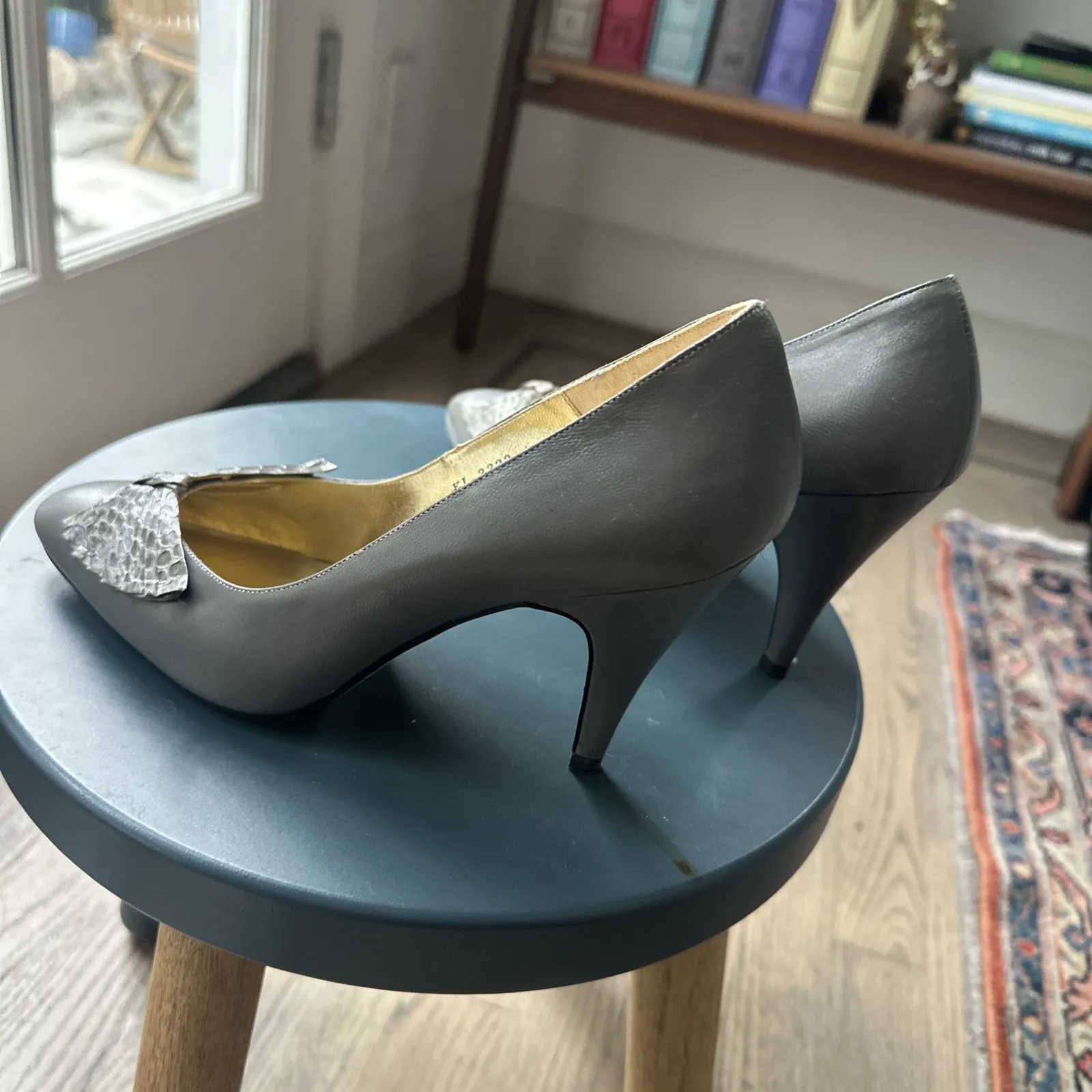 Vintage‎ Axiom Gray Heel With Reptile Toe Fan Detail 6.5M EUC Size 6.5 - Image 5