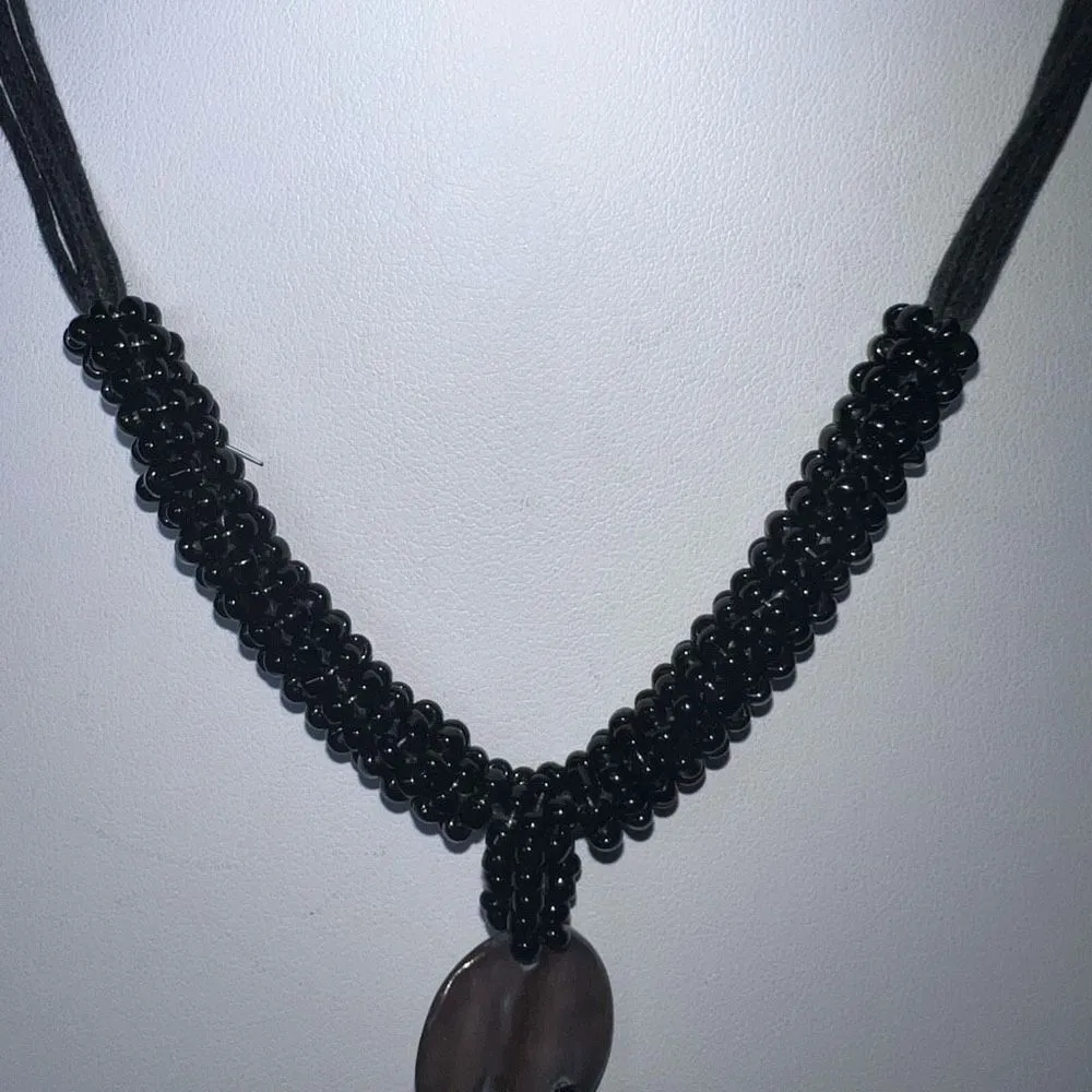 Mother of‎ Pearl and Seed Beads on Leather Cord Necklace Black - Image 7