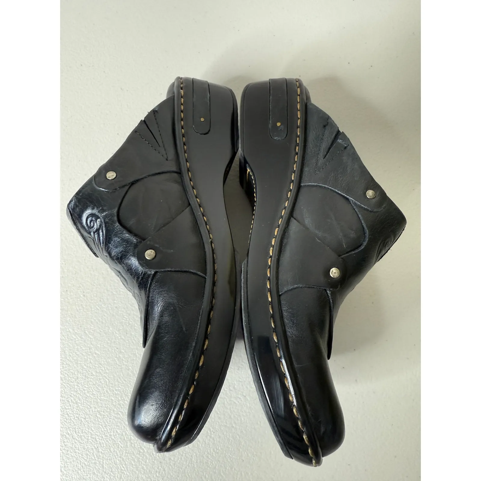 Women's Born Black Tooled Leather Y2K Boho Western Clogs Mules Heels Shoes 10/42 - Image 3