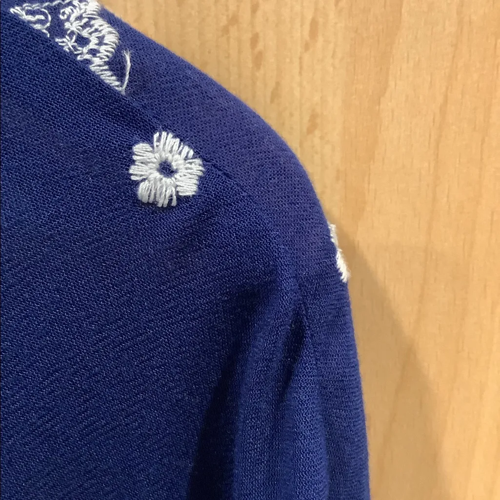 So CUTE embroidered romper 🌸 Blue Size M - Image 10