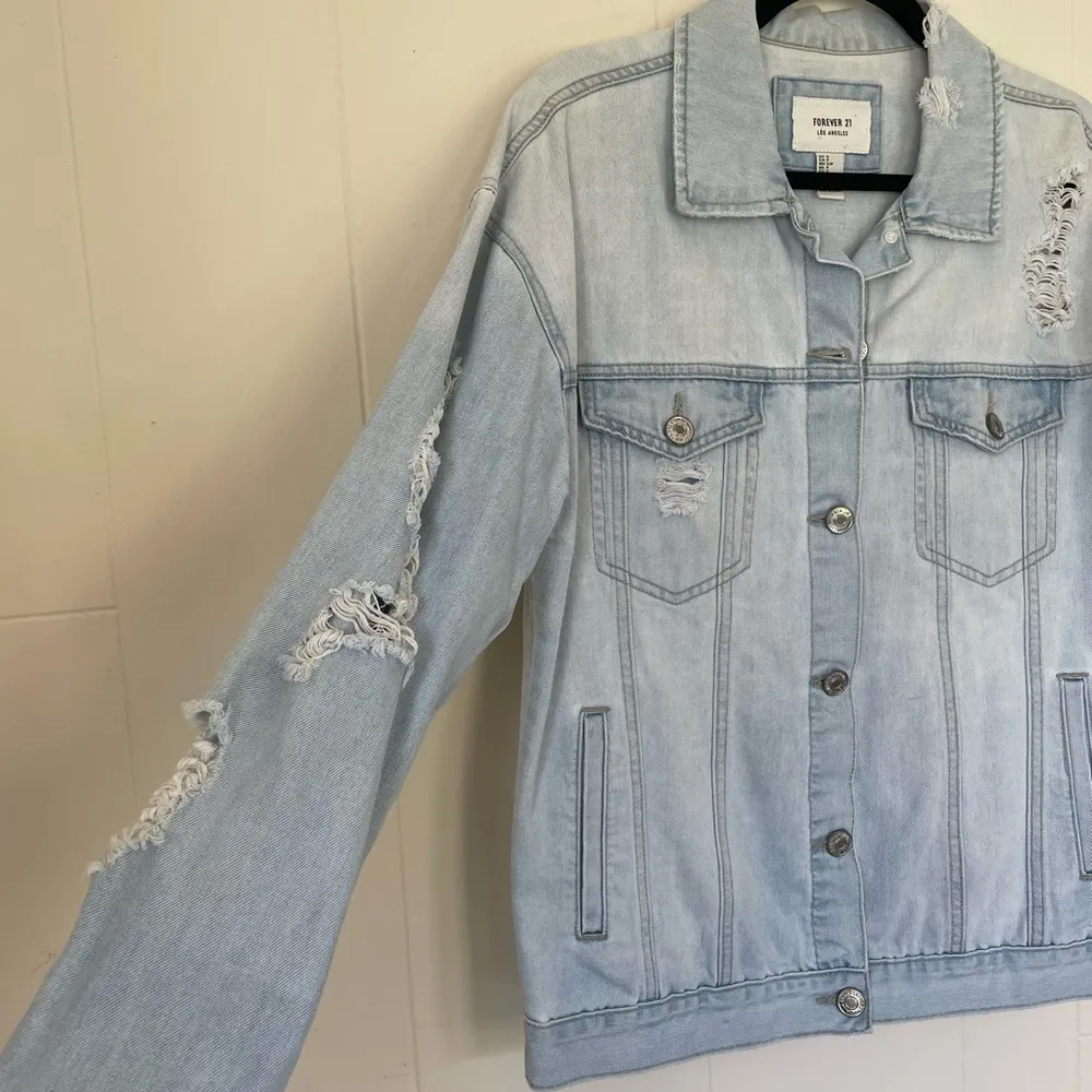 Forever 21 distressed light wash denim jean jacket  ~ holes 90s Y2K ~ Size Small - Image 3