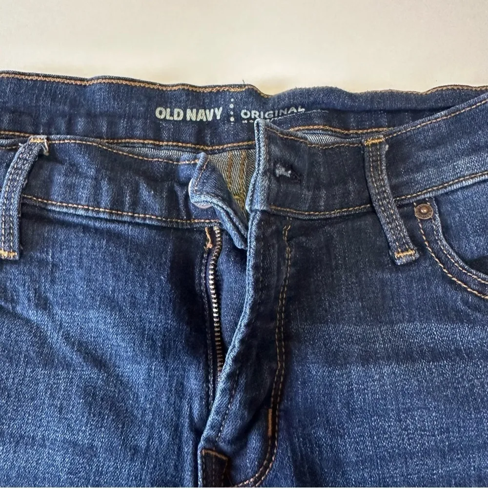 Old Navy Women’s Jean Shorts Denim Midi 10 Stretch 5” DIY Cut Offs Medium Wash - Image 2