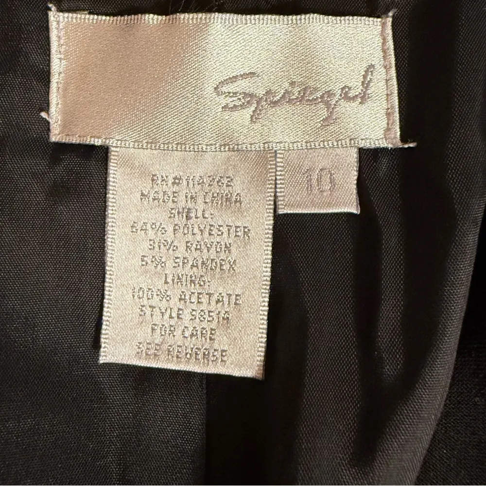 Spiegel  Elegant Black Women's Blazer - Image 4