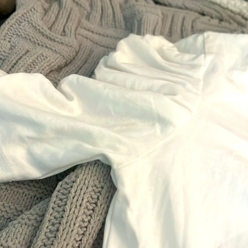 Forever 21 White Ruffle Short Sleeve Top - Image 6