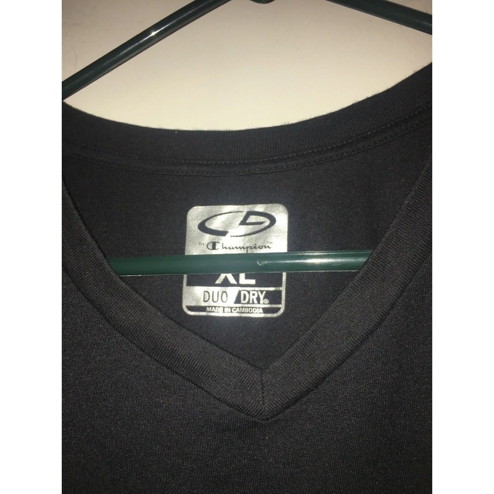 Champion Duo-Dry Women's Juniors Black Short Sleeve T-Shirt Tee V-Neck Size XL - Image 3