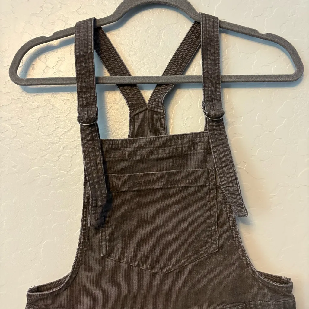 Aerie dark gray corduroy werk & play bib raw hem jumpsuit overalls XS - Image 3