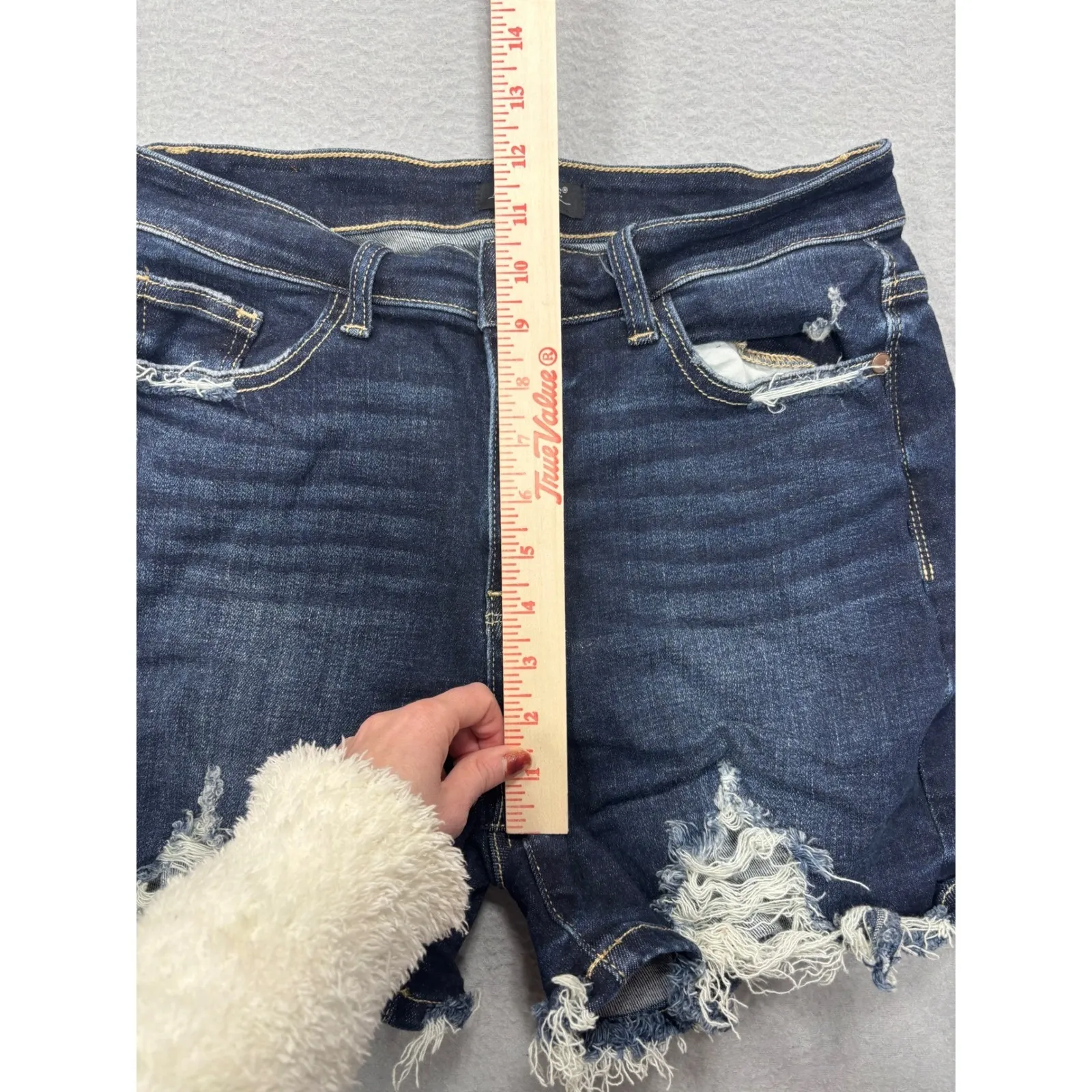 Judy Blue Distressed Denim Shorts Dark Wash Frayed Cuffs Women's Size L - Image 10