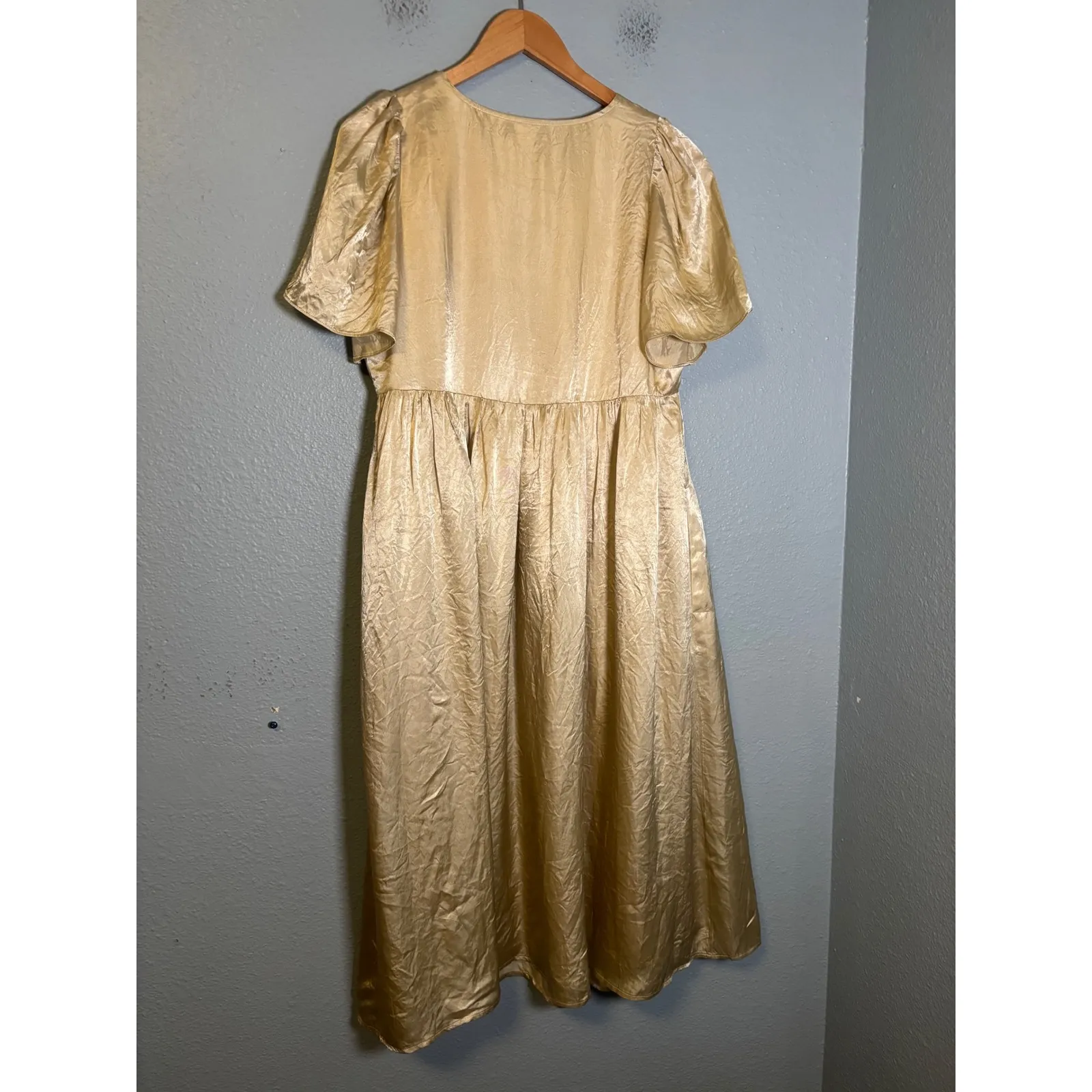 Madewell Puff Sleeve V Neck Midi Dress in Shiny Gold Size Large Party Formal - Image 7