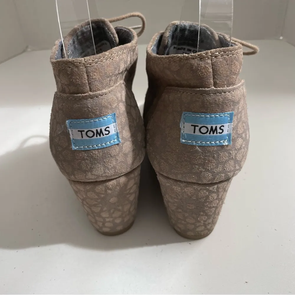 Toms Booties Desert Ankle Wedge Leather Lace Up Comfort Polka Dot Beige Taupe - Image 5