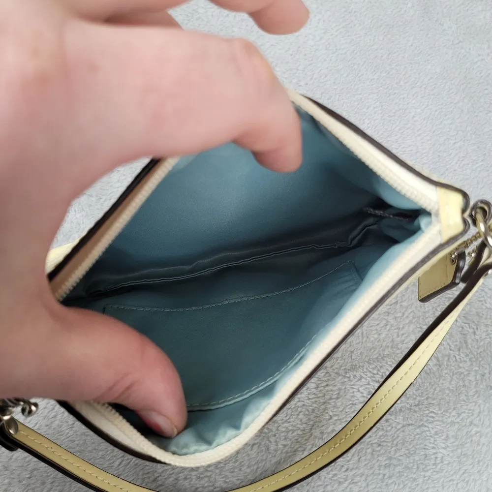 Coach Women's Wrislet Wallet Clutch Beige - Image 9