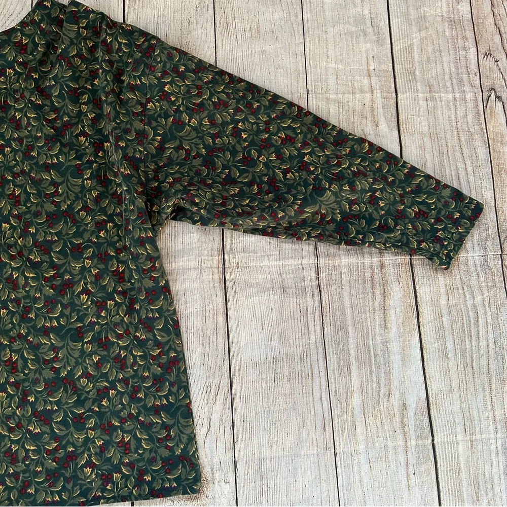 Lands‘ End Made in USA Green Red Medium Button Holiday Long Sleeve - Image 9