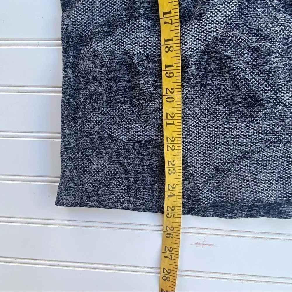 Activewear Stretch jacket Size Large - Image 12