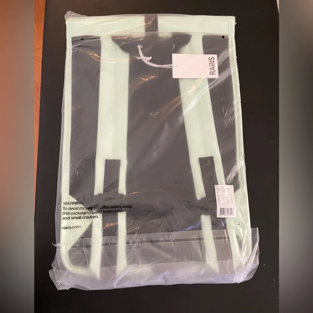 NWT Rains Rolltop Rucksack Zip - Image 11