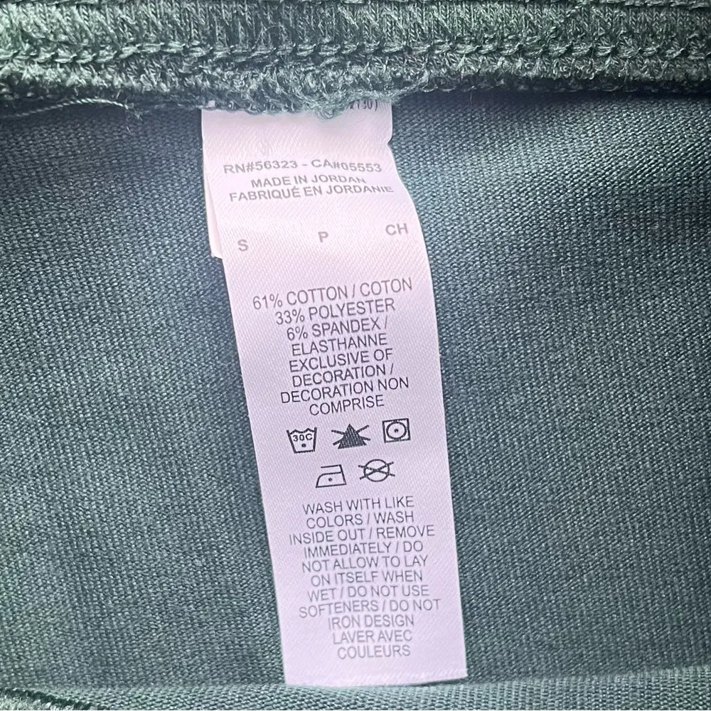 Nike Green Sportswear Essential Women's Bike Shorts Size Small - Image 5