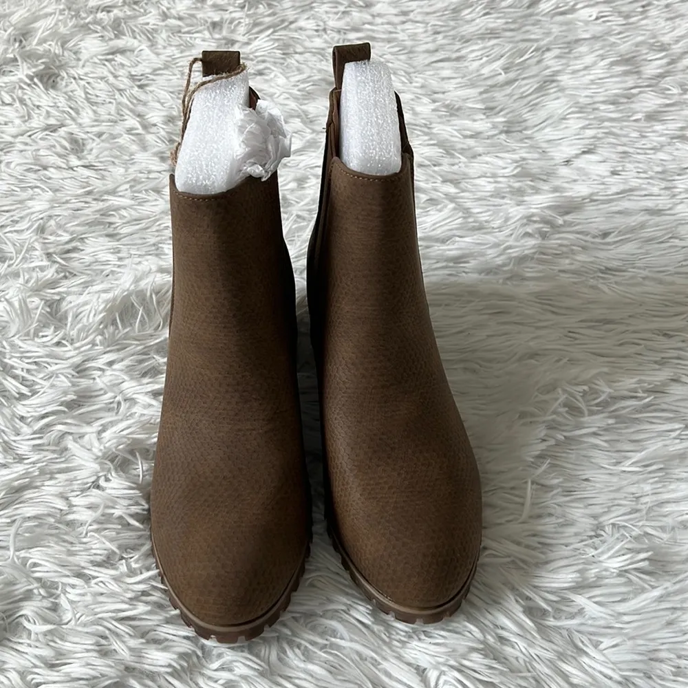 SEVEN7 Women's Harper Ankle Boots in oak size 7 nwob - Image 2