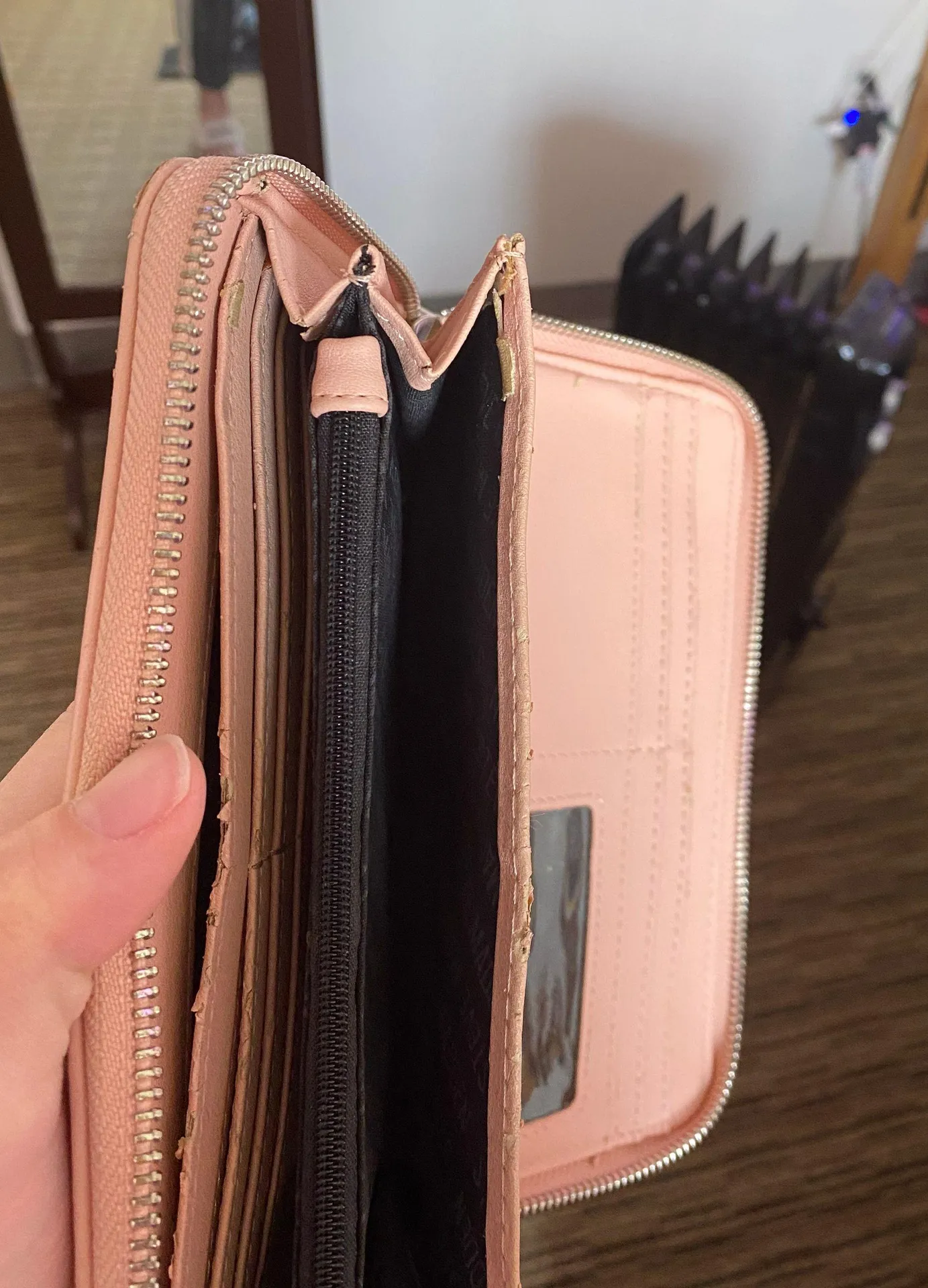 Steve Madden Light Pink Wallet - Image 3