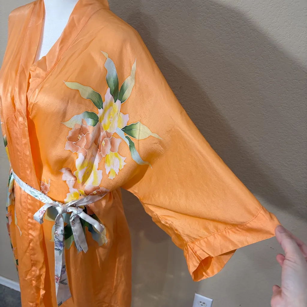 Women’s Floral 100% Silk Kimono Sleeve Robe Approx 22” PtP Comfy Cozy Lounge Orange Size L - Image 5