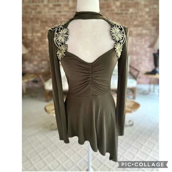 Venus Top Asymmetrical Olive Green Floral Appliqué Knit XS Low V-Neck Glam Party - Image 3