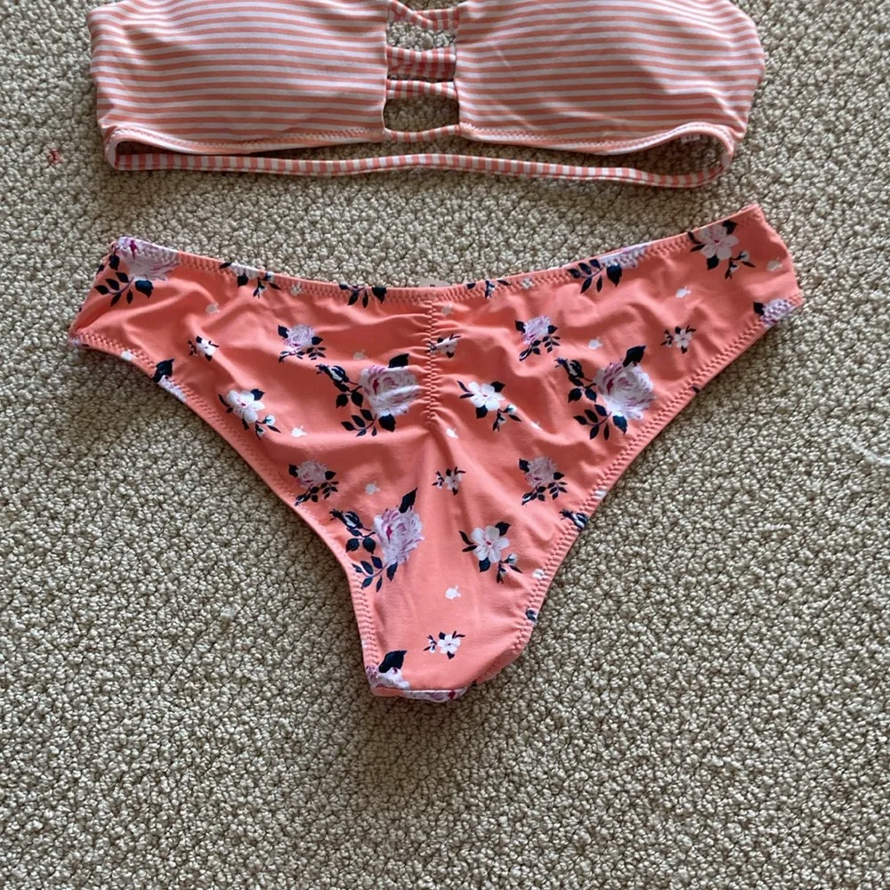 Cupshe Orange Bikini Two Piece Swimsuit Orange Size Medium Floral Striped EUC - Image 4